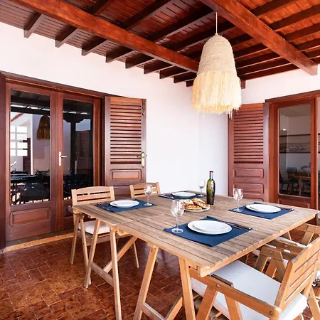 Home2book Stunning Sea Front House Σπίτι διακοπών *