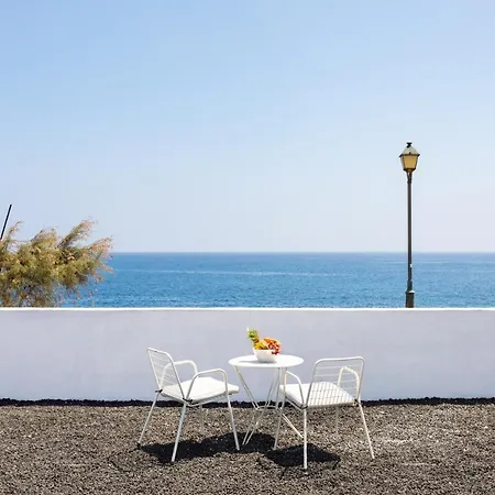 Home2book Stunning Sea Front House Σπίτι διακοπών